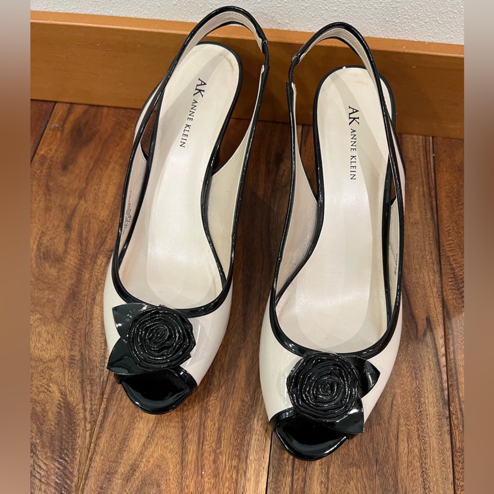 Anne Klein patent heels SZ 11.